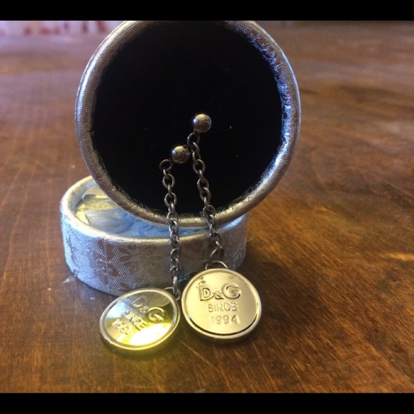 Dolce Gabbana pendant earrings. - Picture 2 of 7